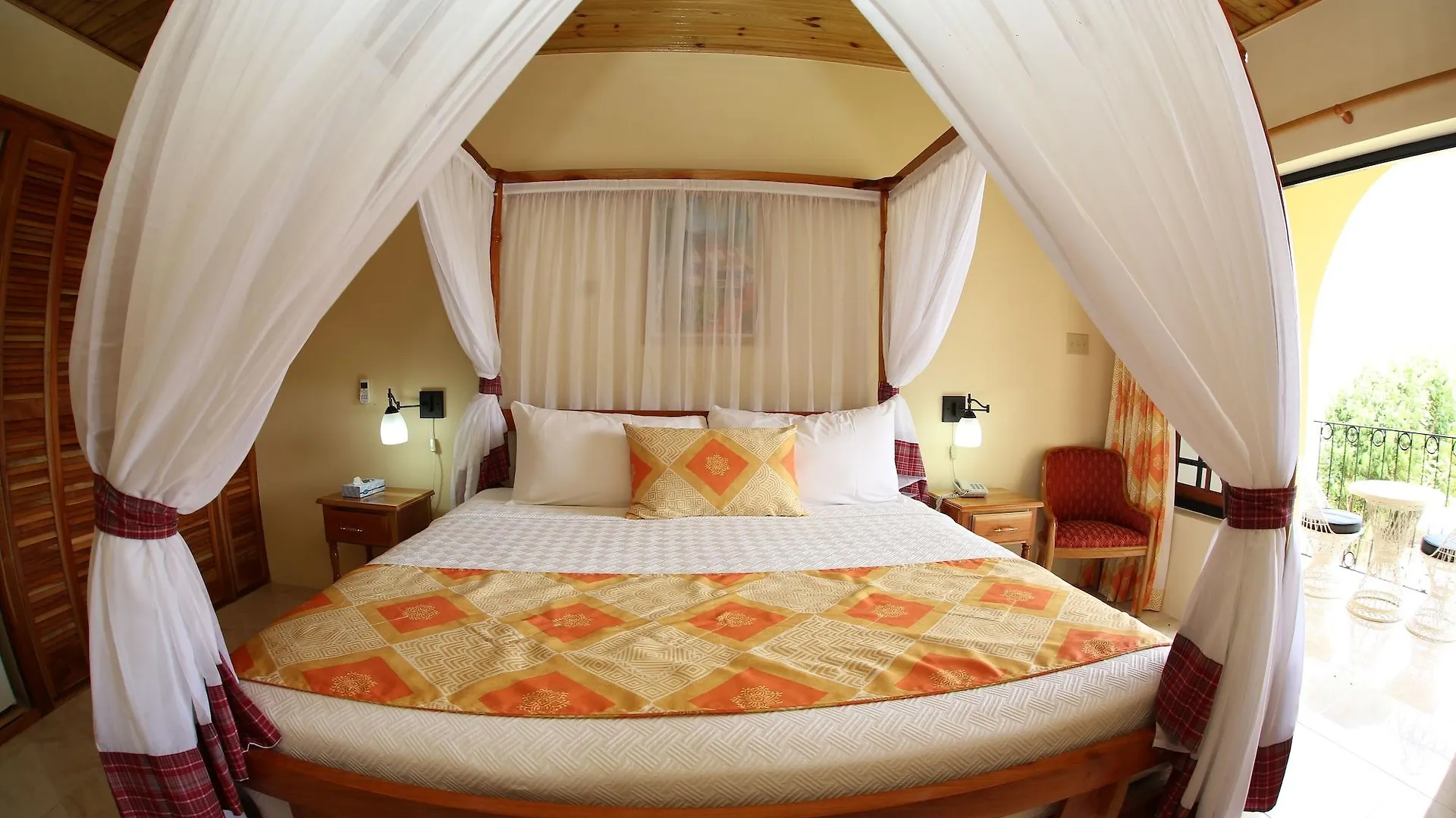 **** Hotel Charela Inn Negril Jamajka